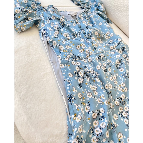 *Like New* Petite Studio Blue Floral Mini Dress - Picture 6 of 9